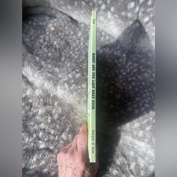 Vintage 1st Edition 1960 hardcover book Harry and the Lady Next Door -Gene Zion - Picture 2 of 10